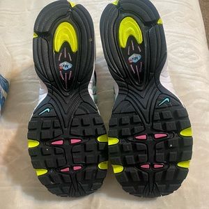 NIKE AIR MAX TAILWIND IV "WHITE CHINA ROSE" YOUTH SIZE 4.5